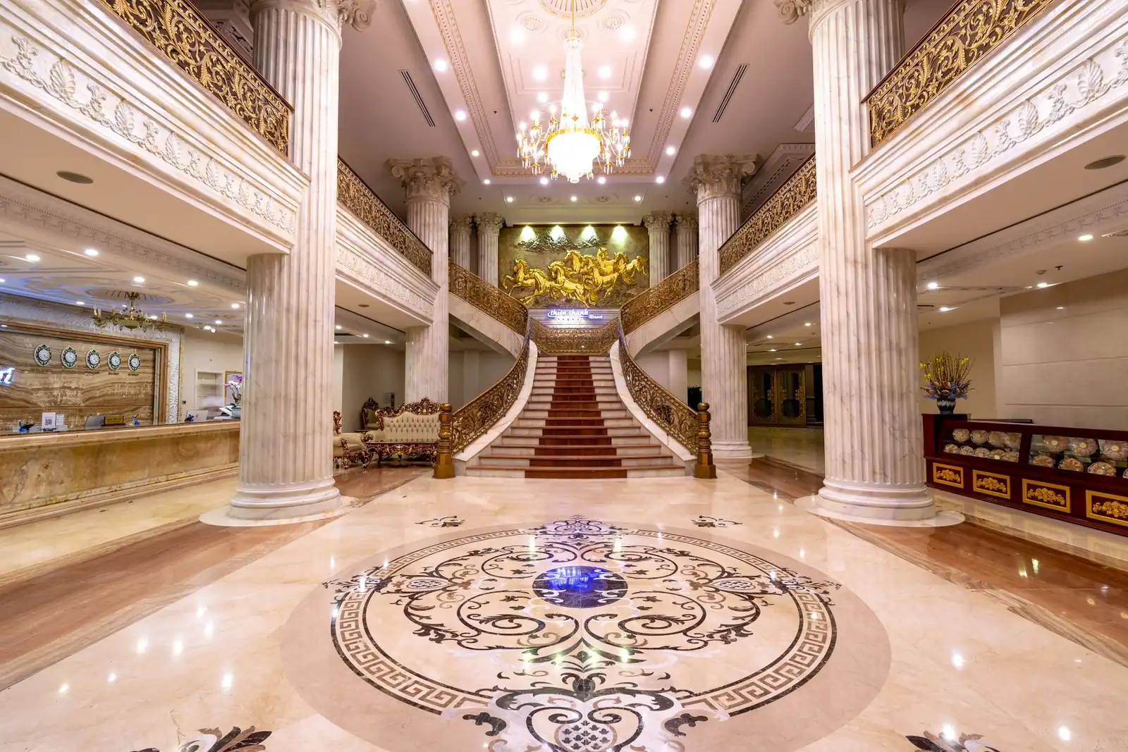 Viremontgrandlodge interior